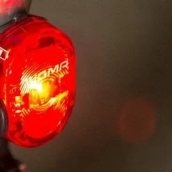 Goedkoop ✨ Sigma Sport Sigma Buster 300 HL Fietsverlichting LED 300 Lumen - Li-ion Accu - USB Oplaadfunctie 💯 -MGO Leisure Wear winkel 550x288