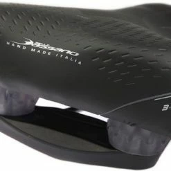 Promo 😍 Zadel Selle Bassano Volare BigCity XXL Elastomeer - Zwart 🤩 21 Promo 😍 Zadel Selle Bassano Volare BigCity XXL Elastomeer - Zwart 🤩 -MGO Leisure Wear winkel 550x319 3