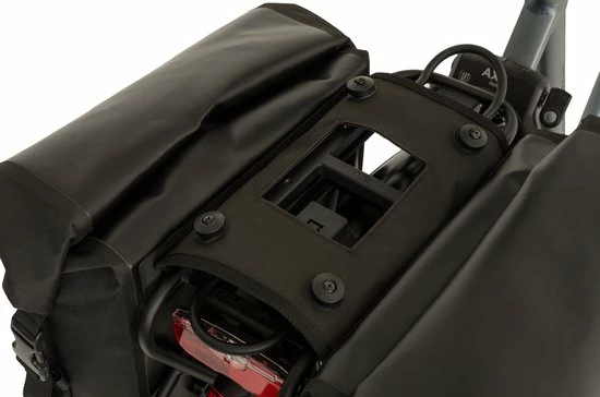 Beste recensies van 🥰 AGU Dubbele Fietstas Shelter - Zwart - 42L - Waterdicht - MIK Compatible ❤️ 11 Beste recensies van 🥰 AGU Dubbele Fietstas Shelter - Zwart - 42L - Waterdicht - MIK Compatible ❤️ - Afbeelding 9