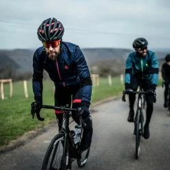 Beste Verkoop 👏 Rogelli Brave Winterjack - Fietsjack Heren - Blauw/Zwart/Rood - Maat 2XL 💯 40 Beste Verkoop 👏 Rogelli Brave Winterjack - Fietsjack Heren - Blauw/Zwart/Rood - Maat 2XL 💯 -MGO Leisure Wear winkel 550x366 13