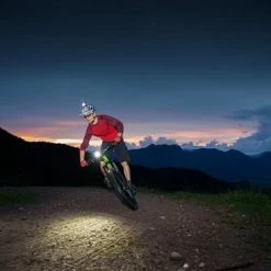 Goedkoop ✨ Sigma Sport Sigma Buster 300 HL Fietsverlichting LED 300 Lumen - Li-ion Accu - USB Oplaadfunctie 💯 -MGO Leisure Wear winkel 550x366 144