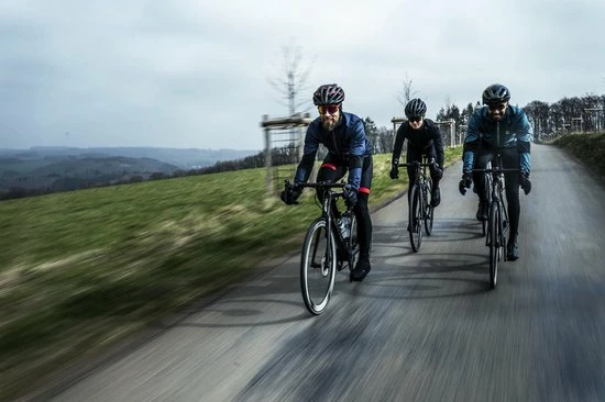 Beste Verkoop 👏 Rogelli Brave Winterjack - Fietsjack Heren - Blauw/Zwart/Rood - Maat 2XL 💯 22 Beste Verkoop 👏 Rogelli Brave Winterjack - Fietsjack Heren - Blauw/Zwart/Rood - Maat 2XL 💯 - Afbeelding 20