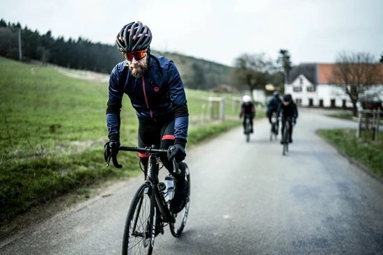 Beste Verkoop 👏 Rogelli Brave Winterjack - Fietsjack Heren - Blauw/Zwart/Rood - Maat 2XL 💯 25 Beste Verkoop 👏 Rogelli Brave Winterjack - Fietsjack Heren - Blauw/Zwart/Rood - Maat 2XL 💯 - Afbeelding 23