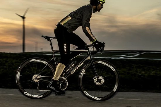 Korting ⌛ Rogelli Essential HI VIS Bibtight - Lange Fietsbroek Heren - Zwart/Reflectie - Maat L ✔️ 7 Korting ⌛ Rogelli Essential HI VIS Bibtight - Lange Fietsbroek Heren - Zwart/Reflectie - Maat L ✔️ - Afbeelding 5