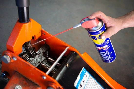 Aanbiedingen 😀 WD-40 Company 2x 450ML WD-40 Multi-Use Product Smart Straw - Multispray Olie & Smeermiddel. Verwijdert Vet, Beschermt Tegen Roest En Verdrijft Water, 450 Ml ⌛ 5 Aanbiedingen 😀 WD-40 Company 2x 450ML WD-40 Multi-Use Product Smart Straw - Multispray Olie & Smeermiddel. Verwijdert Vet, Beschermt Tegen Roest En Verdrijft Water, 450 Ml ⌛ - Afbeelding 3