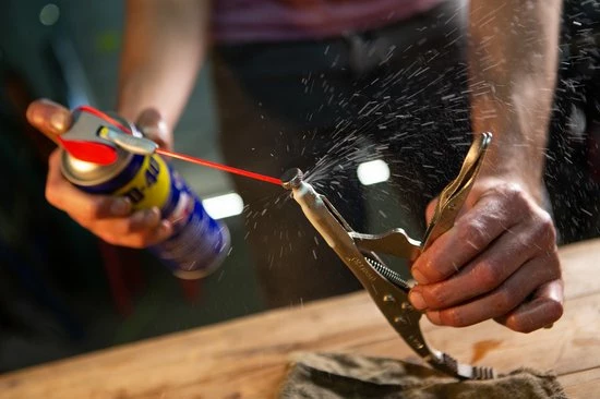 Aanbiedingen 😀 WD-40 Company 2x 450ML WD-40 Multi-Use Product Smart Straw - Multispray Olie & Smeermiddel. Verwijdert Vet, Beschermt Tegen Roest En Verdrijft Water, 450 Ml ⌛ 7 Aanbiedingen 😀 WD-40 Company 2x 450ML WD-40 Multi-Use Product Smart Straw - Multispray Olie & Smeermiddel. Verwijdert Vet, Beschermt Tegen Roest En Verdrijft Water, 450 Ml ⌛ - Afbeelding 5