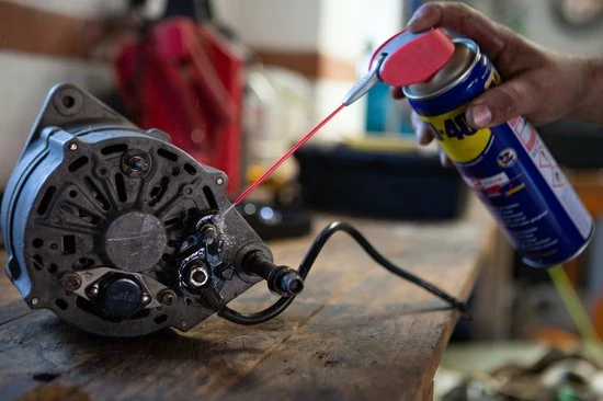 Aanbiedingen 😀 WD-40 Company 2x 450ML WD-40 Multi-Use Product Smart Straw - Multispray Olie & Smeermiddel. Verwijdert Vet, Beschermt Tegen Roest En Verdrijft Water, 450 Ml ⌛ 8 Aanbiedingen 😀 WD-40 Company 2x 450ML WD-40 Multi-Use Product Smart Straw - Multispray Olie & Smeermiddel. Verwijdert Vet, Beschermt Tegen Roest En Verdrijft Water, 450 Ml ⌛ - Afbeelding 6