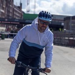 Korting 🤩 Abus Urban-I 3.0 Signal Fietshelm - Maat L (56-61 Cm) - Signal Silver 🤩 15 Korting 🤩 Abus Urban-I 3.0 Signal Fietshelm - Maat L (56-61 Cm) - Signal Silver 🤩 -MGO Leisure Wear winkel 550x367 19