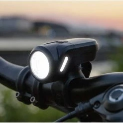 Groothandel 🔥 Sigma Aura 35 Fietsverlichtingsset - 35 Lux + Nugget II USB Achterlicht 🔔 17 Groothandel 🔥 Sigma Aura 35 Fietsverlichtingsset - 35 Lux + Nugget II USB Achterlicht 🔔 -MGO Leisure Wear winkel 550x369 2