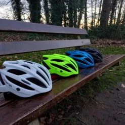 Aanbiedingen ⌛ Pro Sport Lights Fietshelm Mannen/vrouwen - Met Verlichting - Metallic Blauw - 54/61cm 😀 29 Aanbiedingen ⌛ Pro Sport Lights Fietshelm Mannen/vrouwen - Met Verlichting - Metallic Blauw - 54/61cm 😀 -MGO Leisure Wear winkel 550x412 1