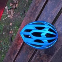 Aanbiedingen ⌛ Pro Sport Lights Fietshelm Mannen/vrouwen - Met Verlichting - Metallic Blauw - 54/61cm 😀 30 Aanbiedingen ⌛ Pro Sport Lights Fietshelm Mannen/vrouwen - Met Verlichting - Metallic Blauw - 54/61cm 😀 -MGO Leisure Wear winkel 550x412 2