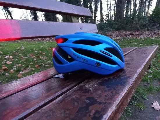 Aanbiedingen ⌛ Pro Sport Lights Fietshelm Mannen/vrouwen - Met Verlichting - Metallic Blauw - 54/61cm 😀 16 Aanbiedingen ⌛ Pro Sport Lights Fietshelm Mannen/vrouwen - Met Verlichting - Metallic Blauw - 54/61cm 😀 - Afbeelding 14