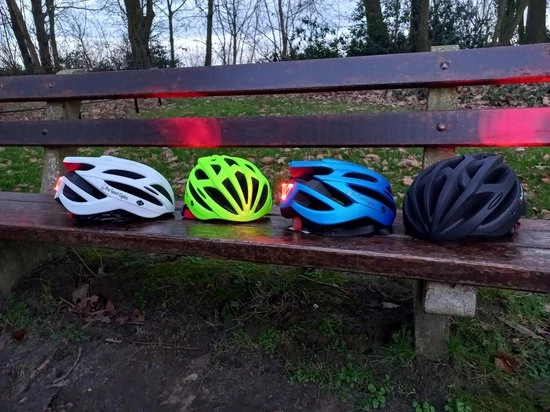 Aanbiedingen ⌛ Pro Sport Lights Fietshelm Mannen/vrouwen - Met Verlichting - Metallic Blauw - 54/61cm 😀 18 Aanbiedingen ⌛ Pro Sport Lights Fietshelm Mannen/vrouwen - Met Verlichting - Metallic Blauw - 54/61cm 😀 - Afbeelding 16