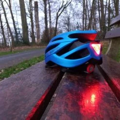 Aanbiedingen ⌛ Pro Sport Lights Fietshelm Mannen/vrouwen - Met Verlichting - Metallic Blauw - 54/61cm 😀 35 Aanbiedingen ⌛ Pro Sport Lights Fietshelm Mannen/vrouwen - Met Verlichting - Metallic Blauw - 54/61cm 😀 -MGO Leisure Wear winkel 550x412 7