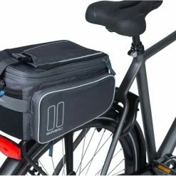 Hete verkoop 🎉 Basil Sport Design Enkele Fietstas - Grijs - 15 Liter 😀 25 Hete verkoop 🎉 Basil Sport Design Enkele Fietstas - Grijs - 15 Liter 😀 -MGO Leisure Wear winkel 550x428 4
