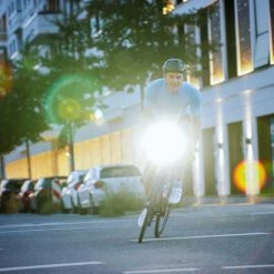 Korting 🤩 Sigma BUSTER RL 150 Flash USB Fiets Achterlicht - 150 Lumen - Met Remlicht Functie - Oplaad 🤩 -MGO Leisure Wear winkel 550x550 366