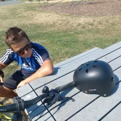 Hete verkoop 🎉 Kinderfietshelm Pro Sport Lights - Skate Fietshelm Voor Kinderen - Matt Zwart - Kinderhelm 53 - 60 Cm 🎁 -MGO Leisure Wear winkel 550x550 520