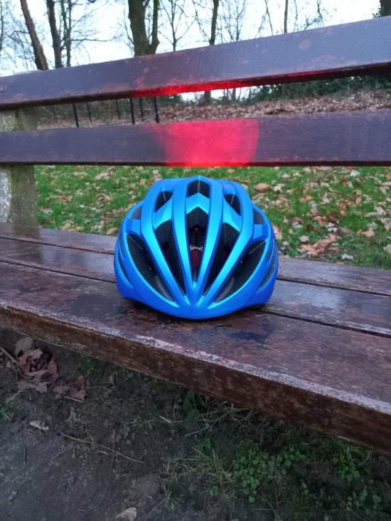 Aanbiedingen ⌛ Pro Sport Lights Fietshelm Mannen/vrouwen - Met Verlichting - Metallic Blauw - 54/61cm 😀 12 Aanbiedingen ⌛ Pro Sport Lights Fietshelm Mannen/vrouwen - Met Verlichting - Metallic Blauw - 54/61cm 😀 - Afbeelding 10