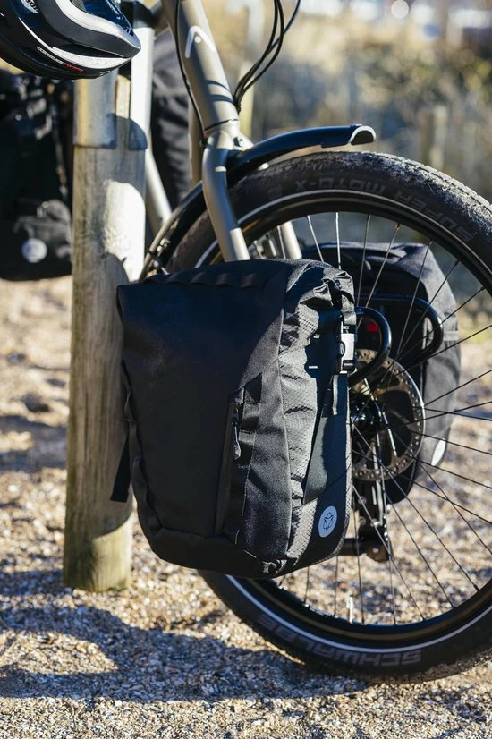 Top 10 🛒 AGU Performance H2O Enkele Fietstas - Grote Fietstas Van Gerecycled Polyester - 3M Reflectie - Waterdicht -18 Liter - Zwart 🥰 16 Top 10 🛒 AGU Performance H2O Enkele Fietstas - Grote Fietstas Van Gerecycled Polyester - 3M Reflectie - Waterdicht -18 Liter - Zwart 🥰 - Afbeelding 14